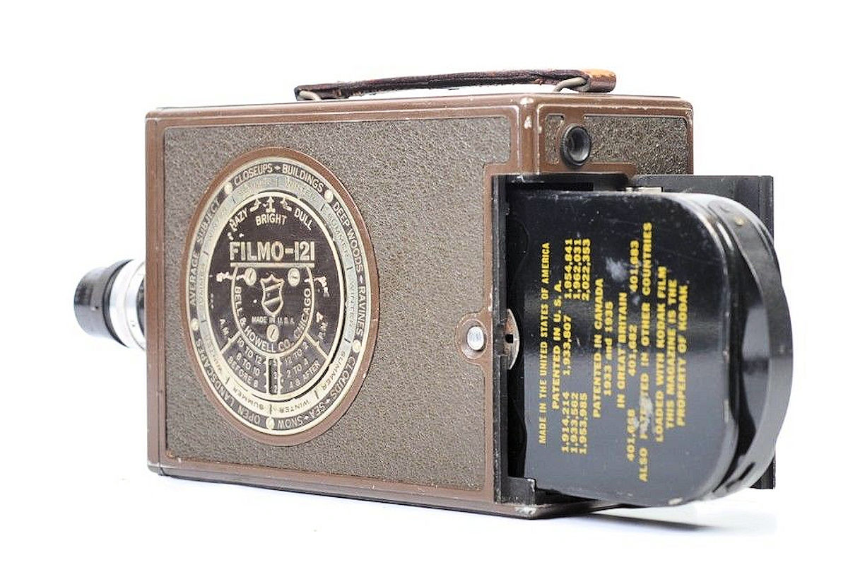 Camera Bell & Howell Filmo 121 - vue arrière avec chargeur