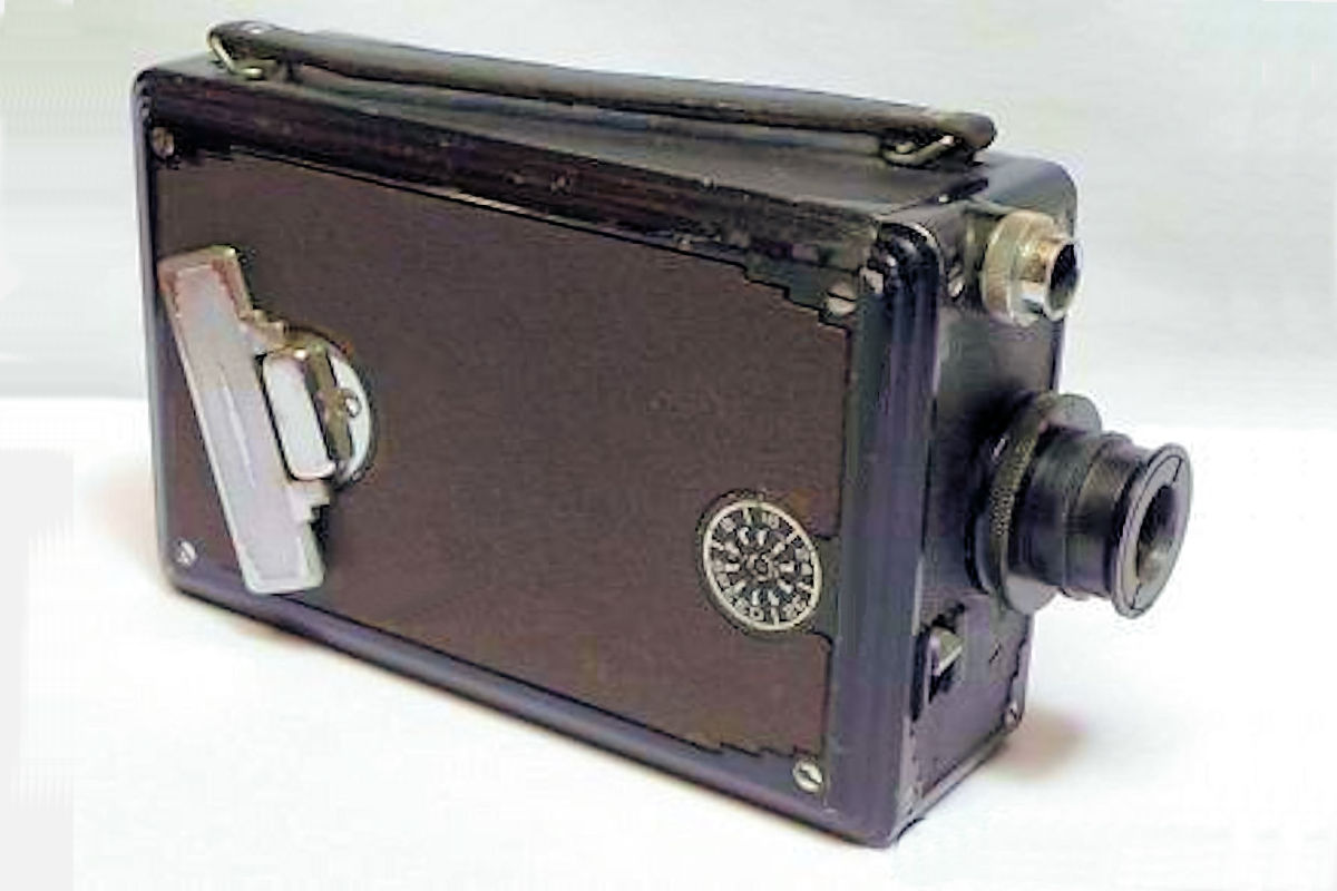 Camera Bell & Howell Filmo 141- coté droit