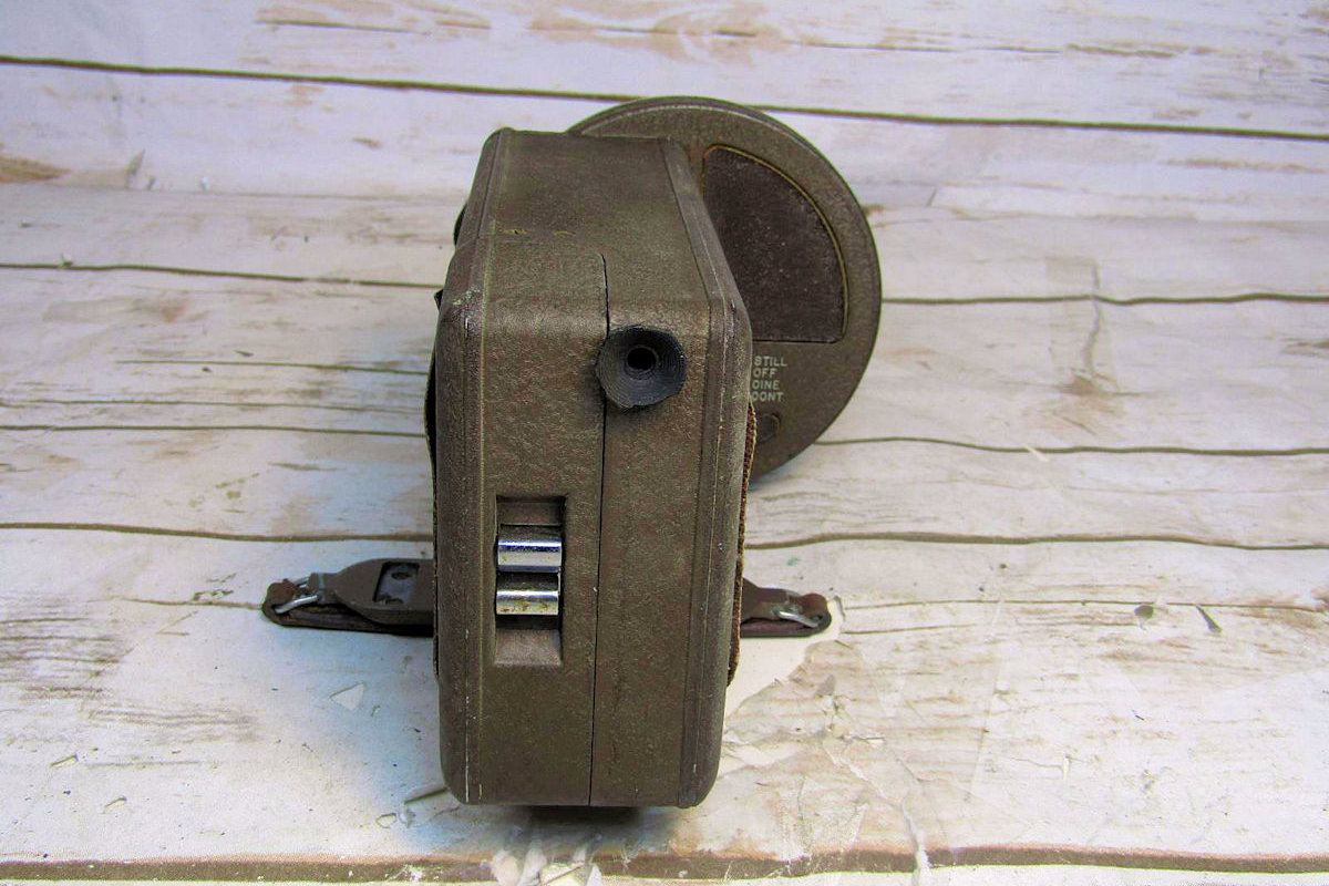 Camera Bell & Howell Filmo Auto Master- vue arrière