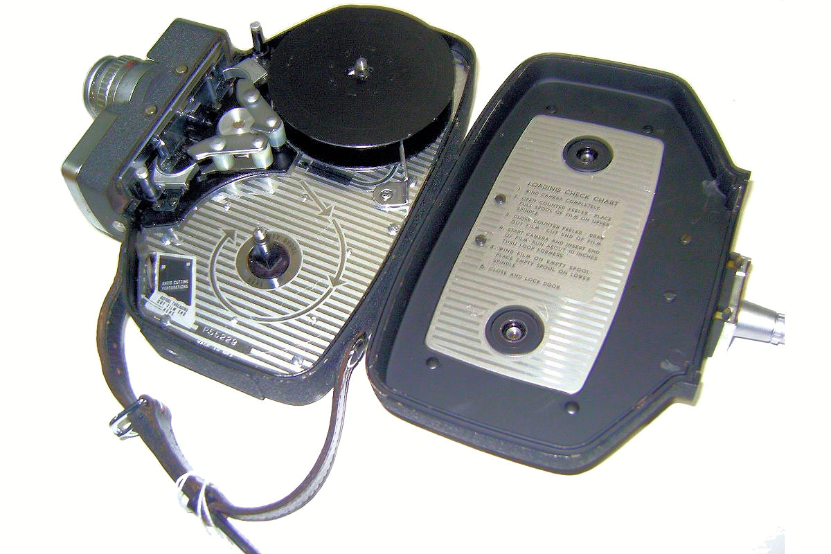 Camera Bell & Howell Modèle 240-T  - ouverte