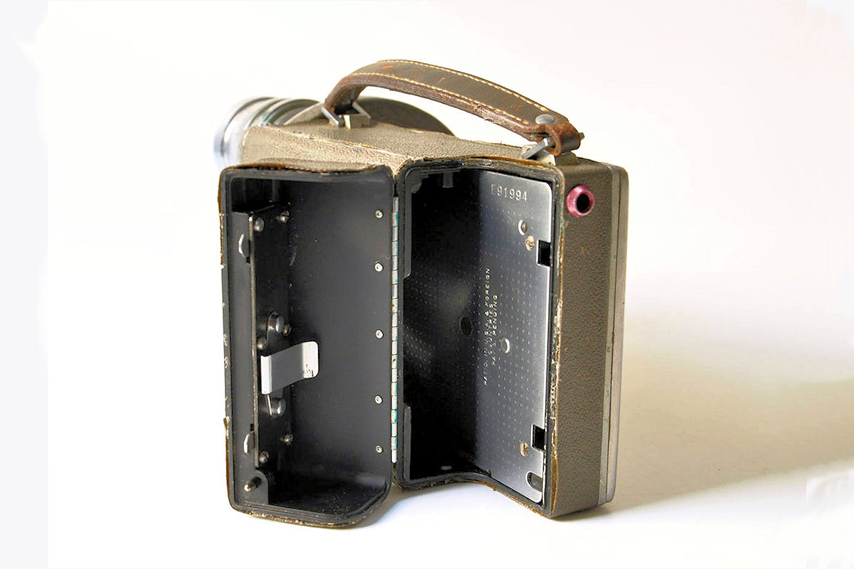 Camera Bell & Howell Auto 16 Modèle 200-TA  - vue arrière ouverte