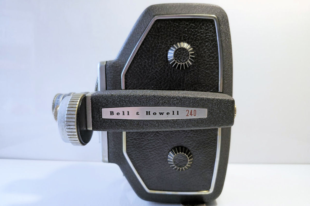 Camera Bell & Howell Modèle 240-T  - Coté gauchearrière