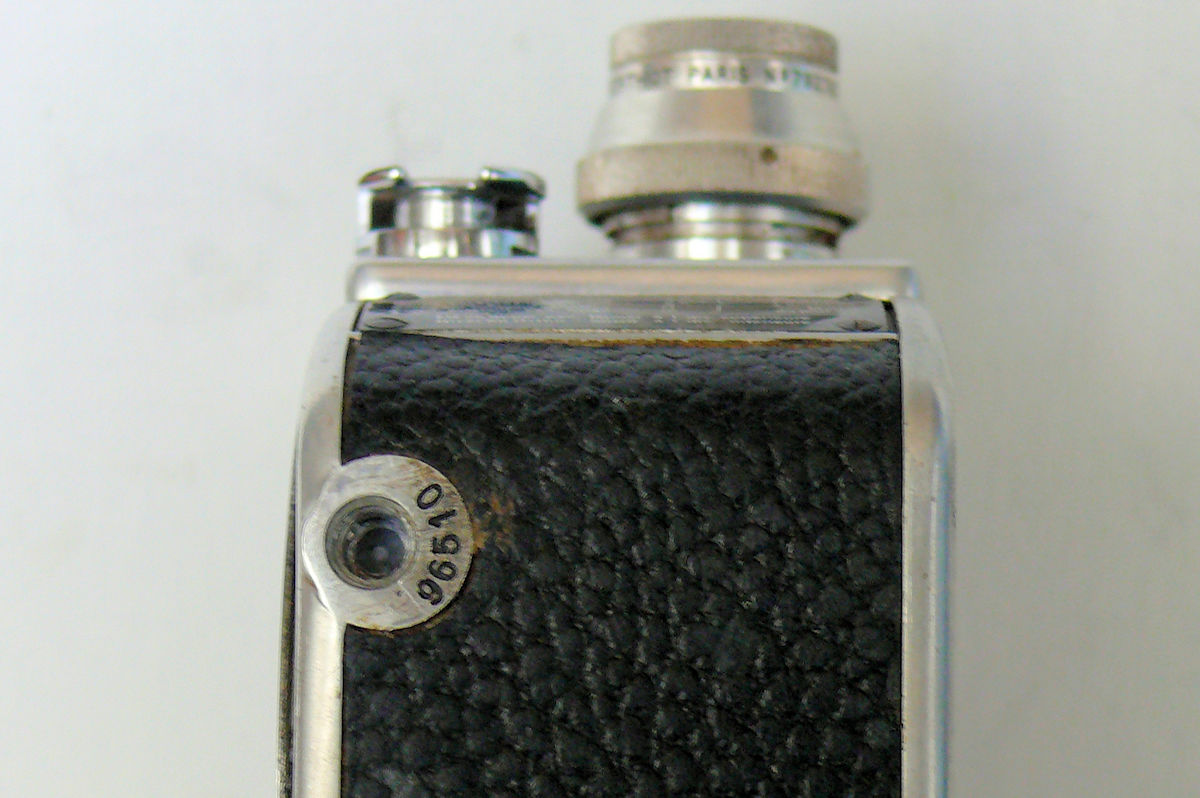 Camera BOLEX L-8 - Dessous