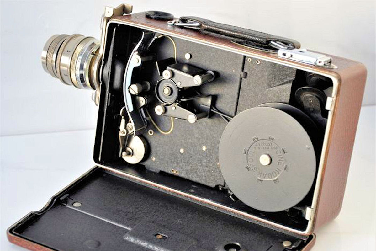 Camera Cine-Kodak Modl BB - ouverte