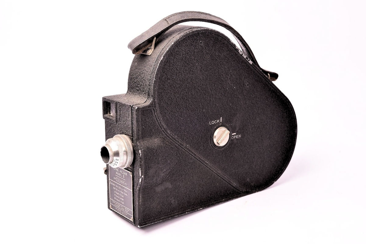 Camera Cine-Kodak Model E - Coté gauche
