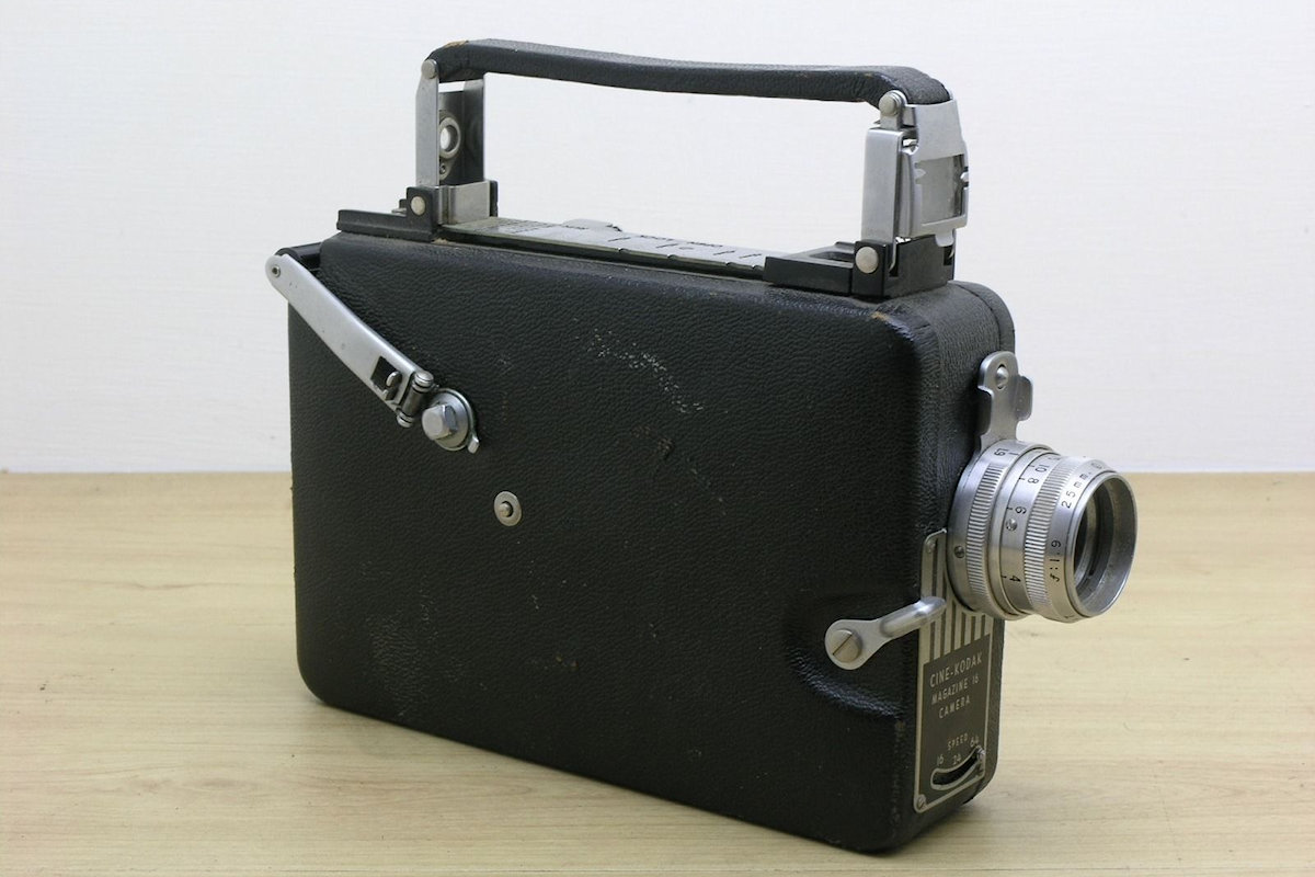 Camera Cine-Kodak Magazine 16 - coyé droit