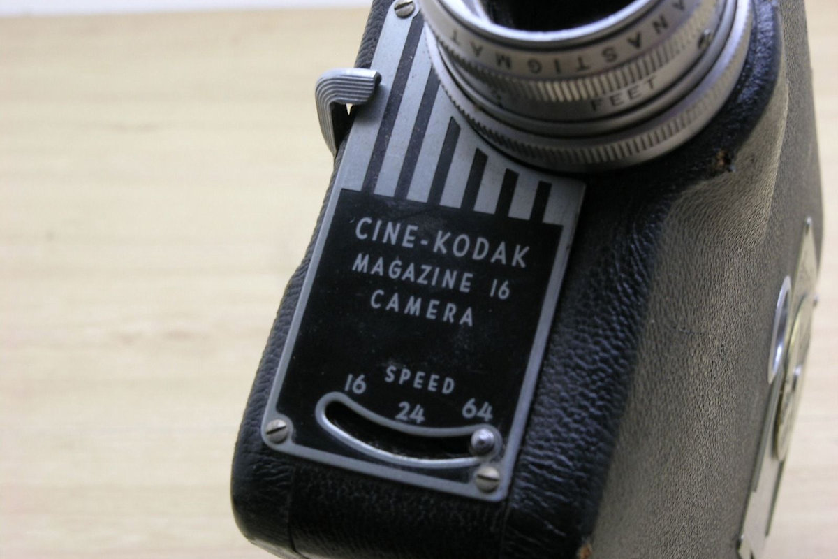 Camera Cine-Kodak Magazine 16 - vue de face