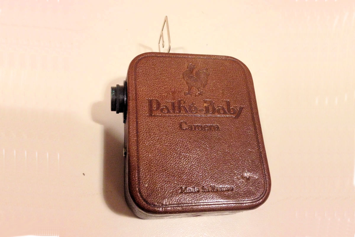 Camera Pathé Baby   Coté Gauche