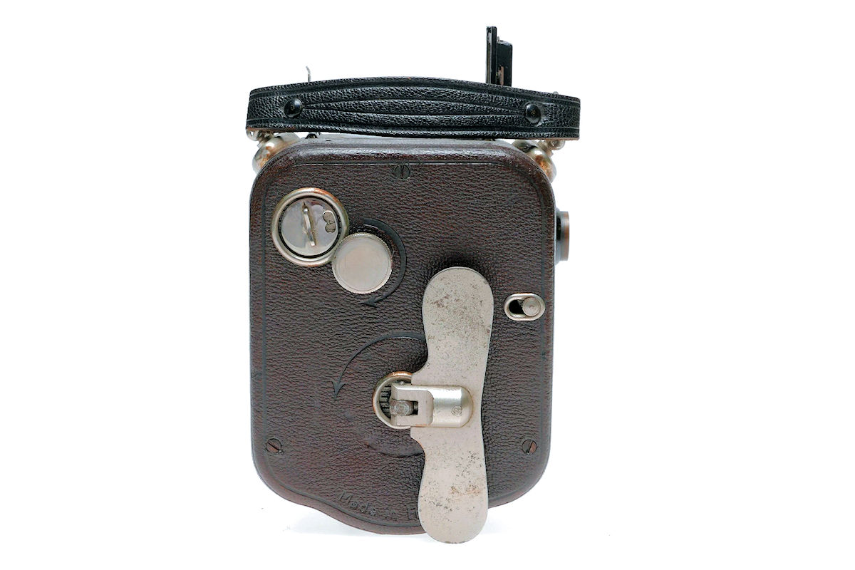 Camera Pathé Baby Motrix   - Coté droit