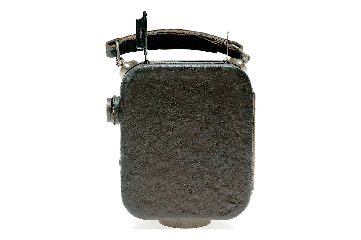 Camera Pathé Baby Motrix    Coté Gauche