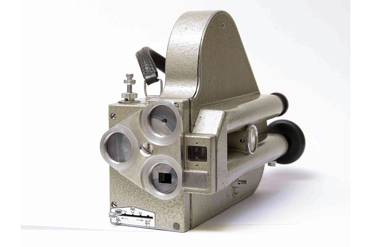 Camera Pathé WEBO-M Reflex - Vue de face sans objectif